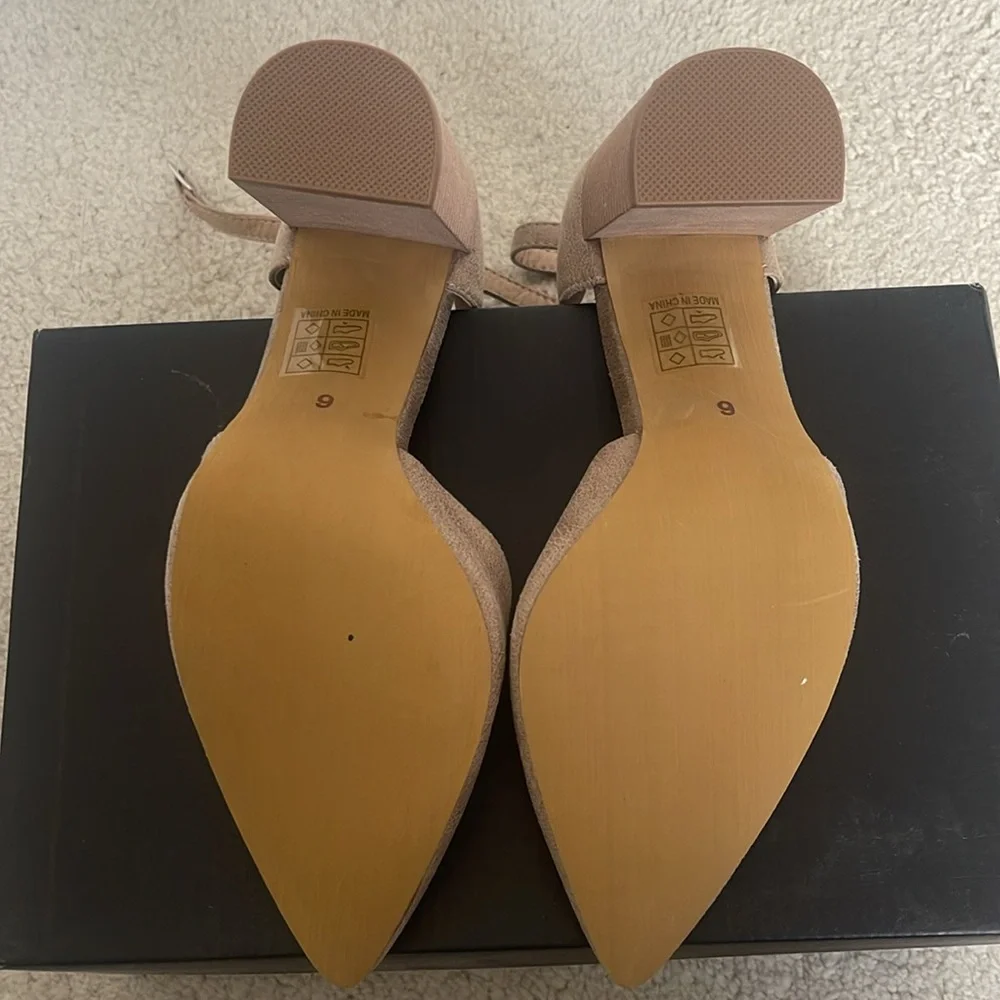 NWT - Vici - Jolie Faux Suede Pointed Strap Heels - Picture 5 of 5